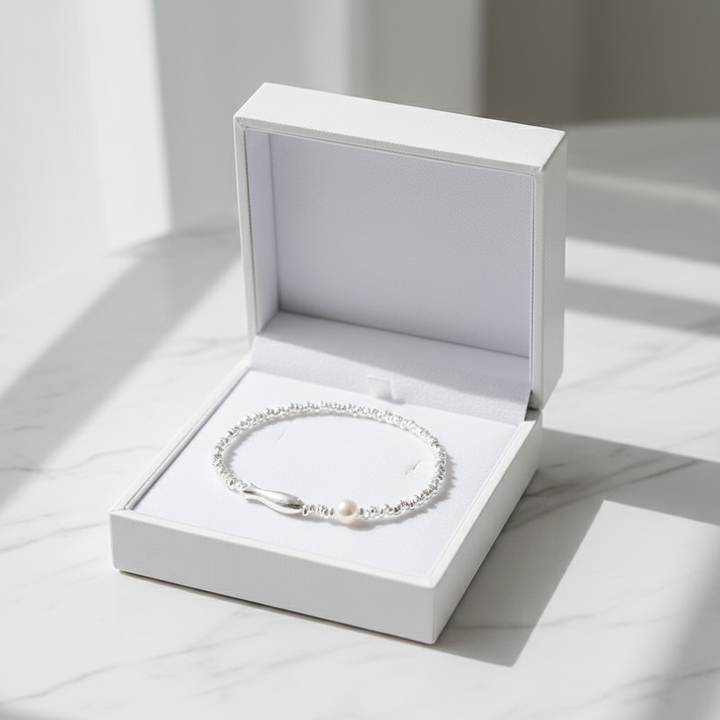 Sterling silver fish pearl bracelet in white jewelry gift box